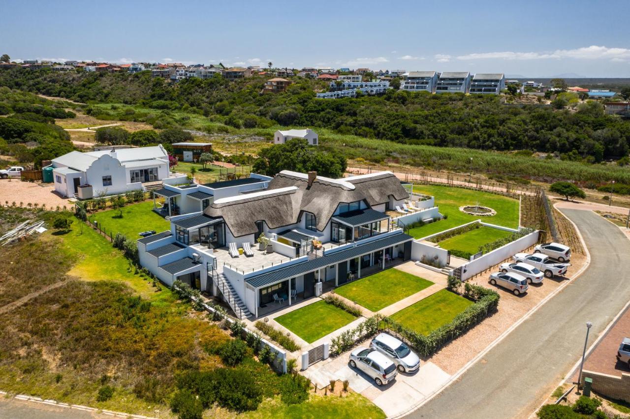 Karee Manor Guesthouse Stilbaai Exteriör bild