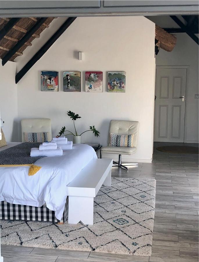 Karee Manor Guesthouse Stilbaai Exteriör bild