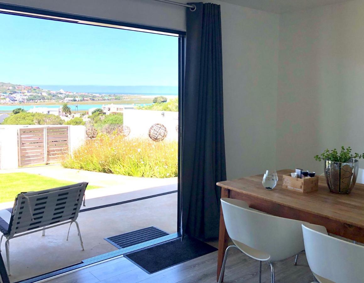 Karee Manor Guesthouse Stilbaai Exteriör bild